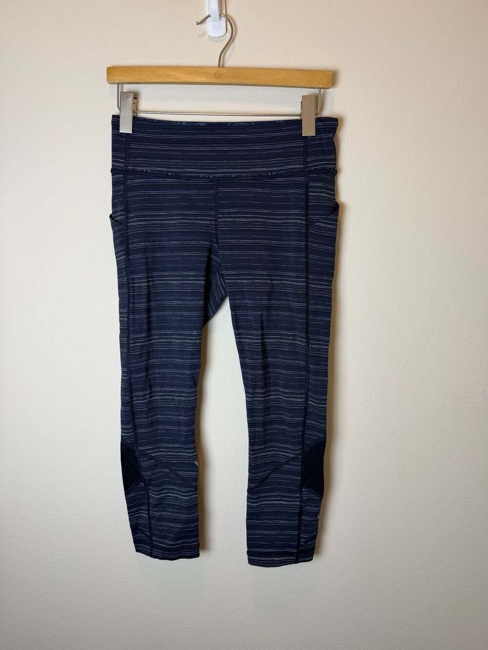 Lululemon Pace Rival Crop Leggings Cyber Stripe Naval Blue Black Size 8